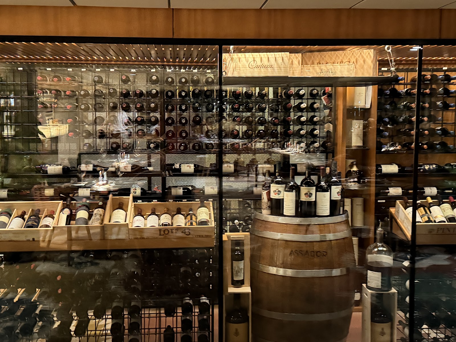 Adega de vinhos do Restaurante Assador